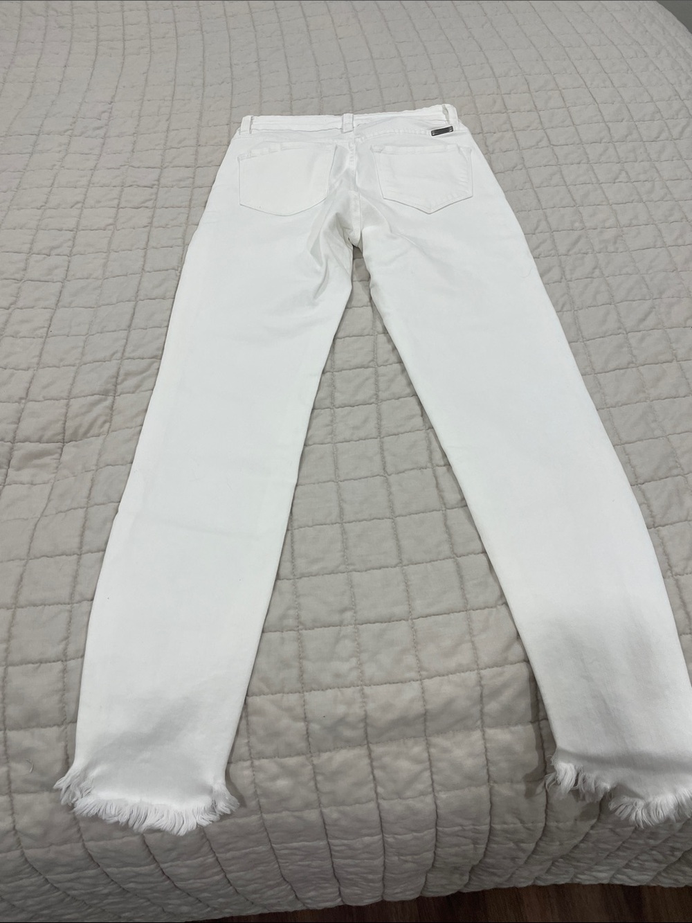 KanCan White Straight-Leg Raw Hem Jeans